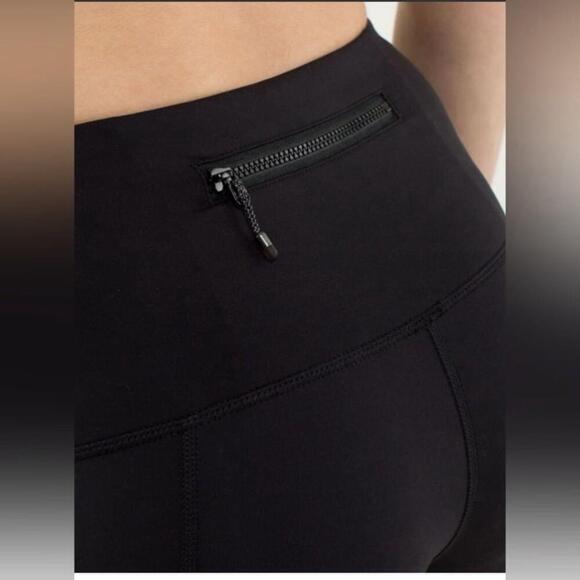 🤩 RARE Lululemon Runday Crop
Black / Brisk Bloom Black White - Picture 4 of 5